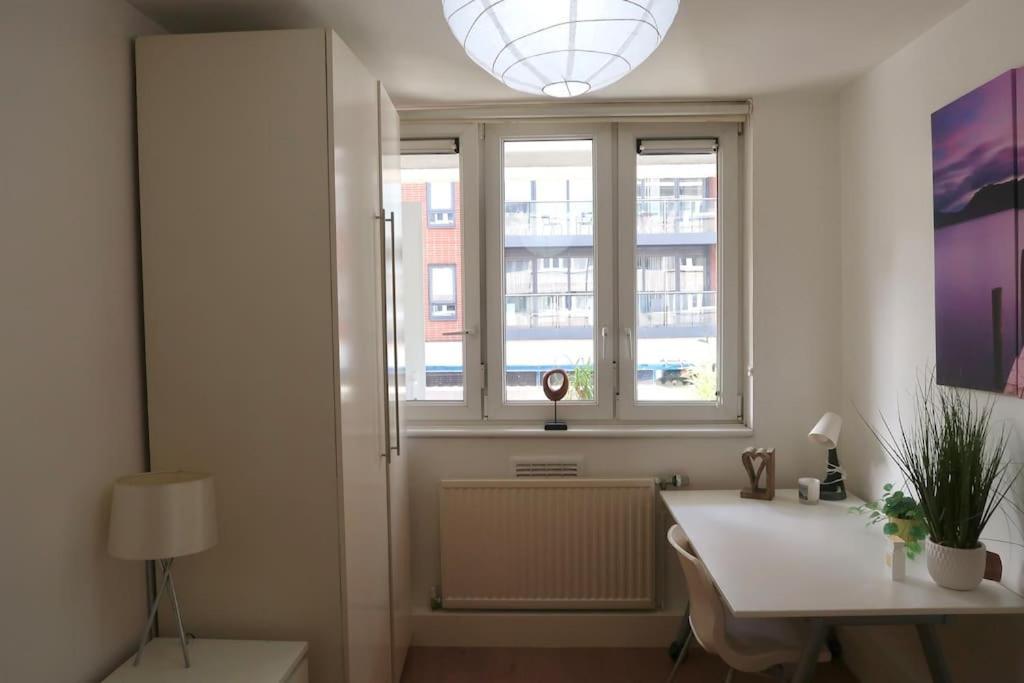 Chic 4-bed In Trendy Clerkenwell W Balcony And Walking Distance To Tube * Londra