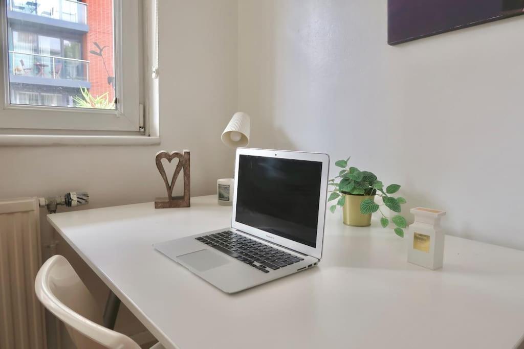 Chic 4-bed In Trendy Clerkenwell W Balcony And Walking Distance To Tube * Londra