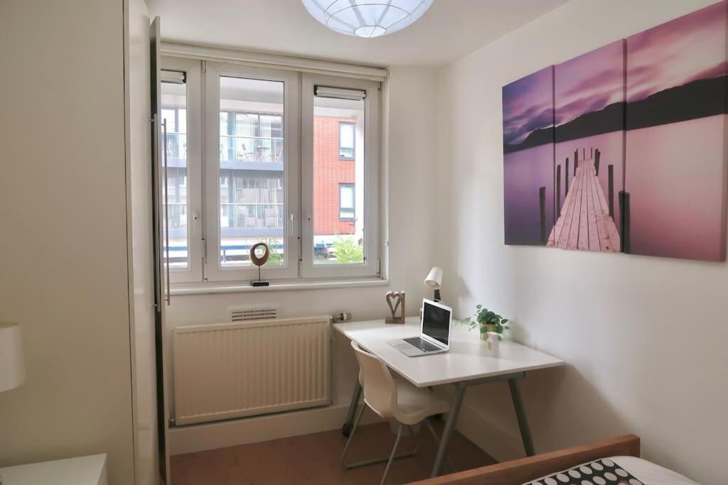 Chic 4-bed In Trendy Clerkenwell W Balcony And Walking Distance To Tube Appartamento Londra